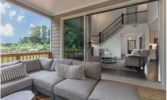 New homes at Oakleigh Pointe by Paran Homes