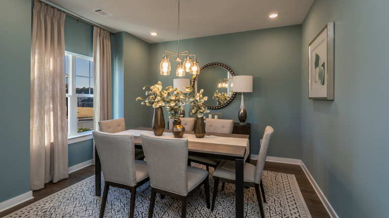 dining room in Creekwood