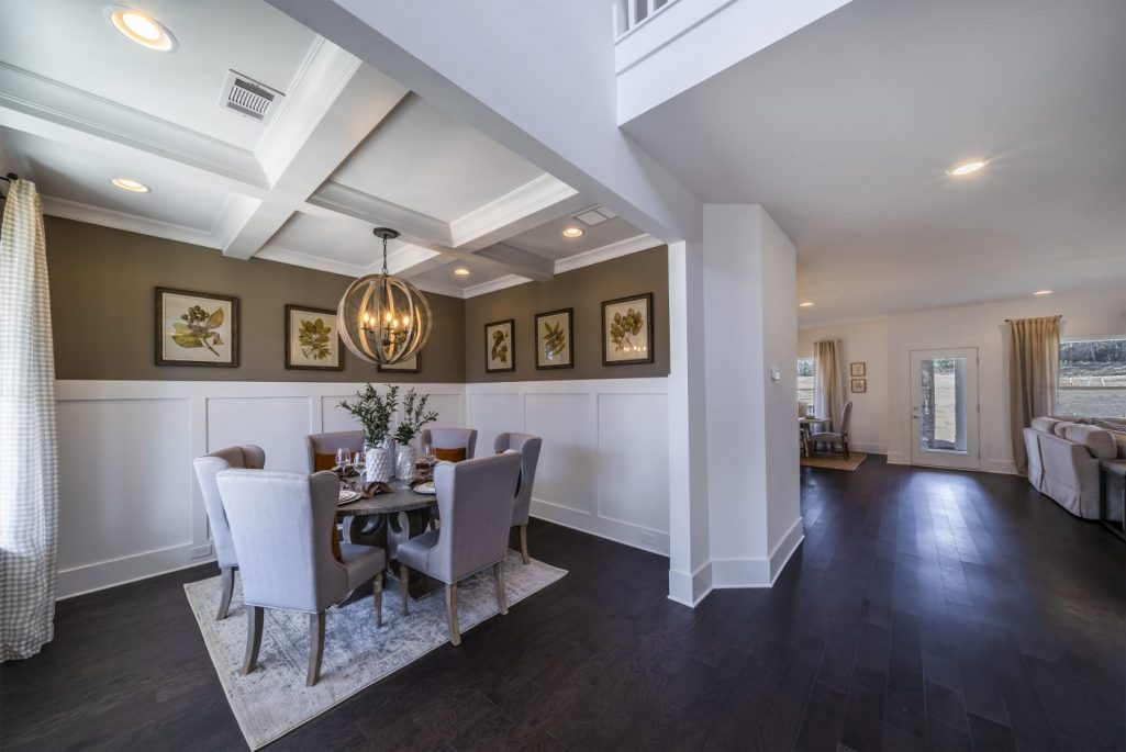 a dining room in Oakleigh Pointe